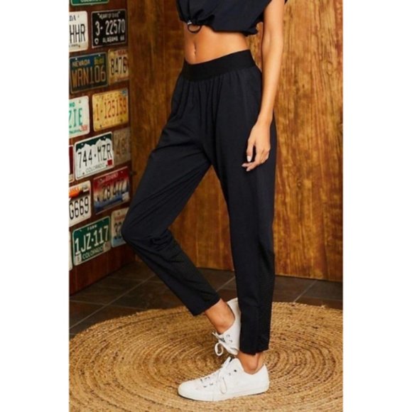 Women’s Black Waist Elastic Band Side Zipper Pocket Contrast Mesh Pants - Picture 2 of 6